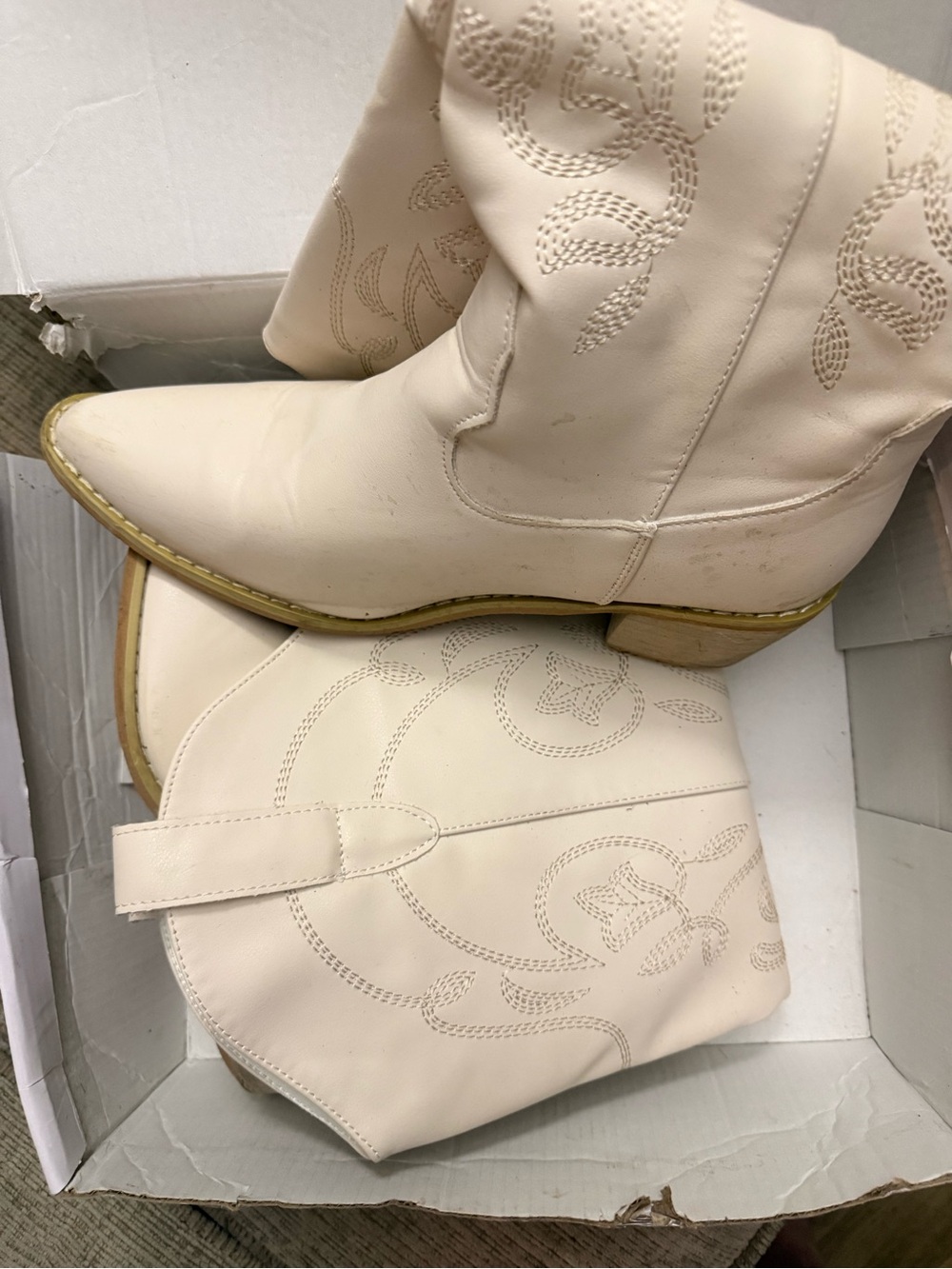 SHEIN Cream Western Embroidered Ankle Boots